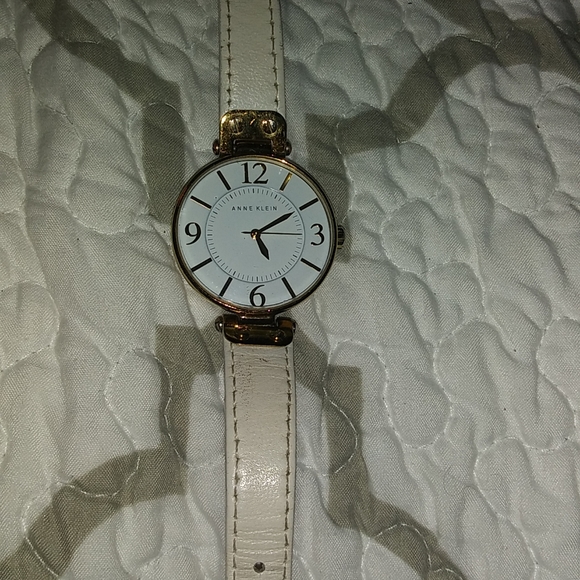 Anne Klein women's watch - Picture 3 of 3